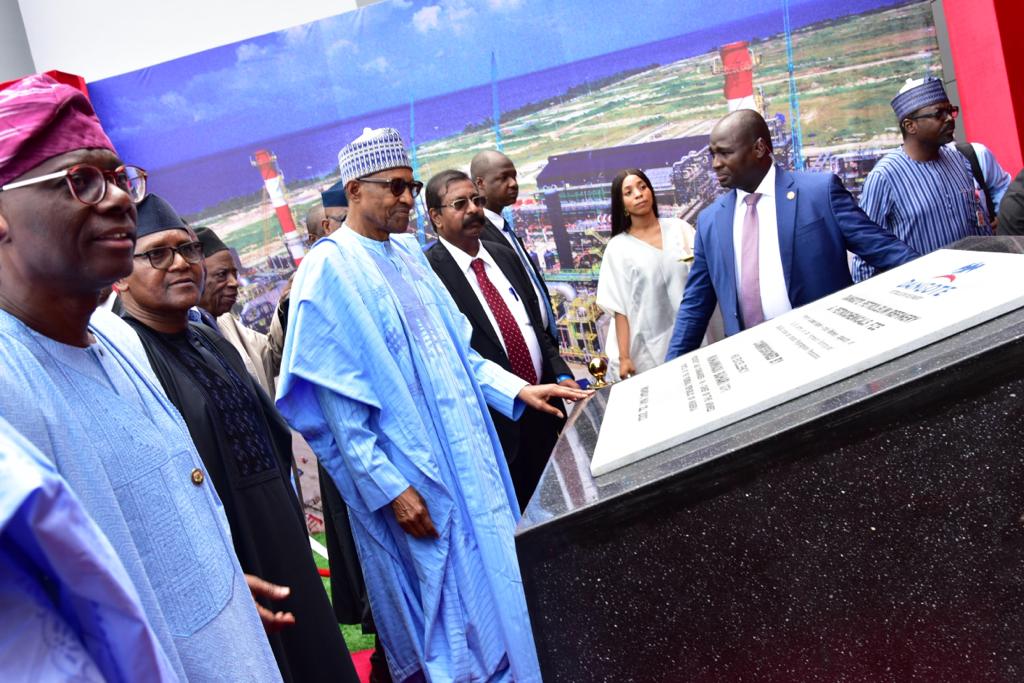 L- R: Lagos State Governor, Babajide Sanwo-Olu; Senate President, Sen. Ahmad Ibrahim Lawan; President/Chief Executive, Dangote Industries Limited, Aliko Dangote; President of Federal Republic of Nigeria, Muhammadu Buhari, cutting the tape; President of Togo, Faure Gnassingbe; Ogun State Governor, Dapo Abiodun; and Group Executive Director, Strategy, Capital Projects & Portfolio Development, Dangote Industries Limited, Devakumar Edwin, at the commissioning of Dangote Petroleum Refinery and Petrochemicals FZE, (650,000 barrels per day Petroleum Refining and 900,000 tonnes per annum Polypropylene Production) in Lagos on Monday, May 22, 2023.